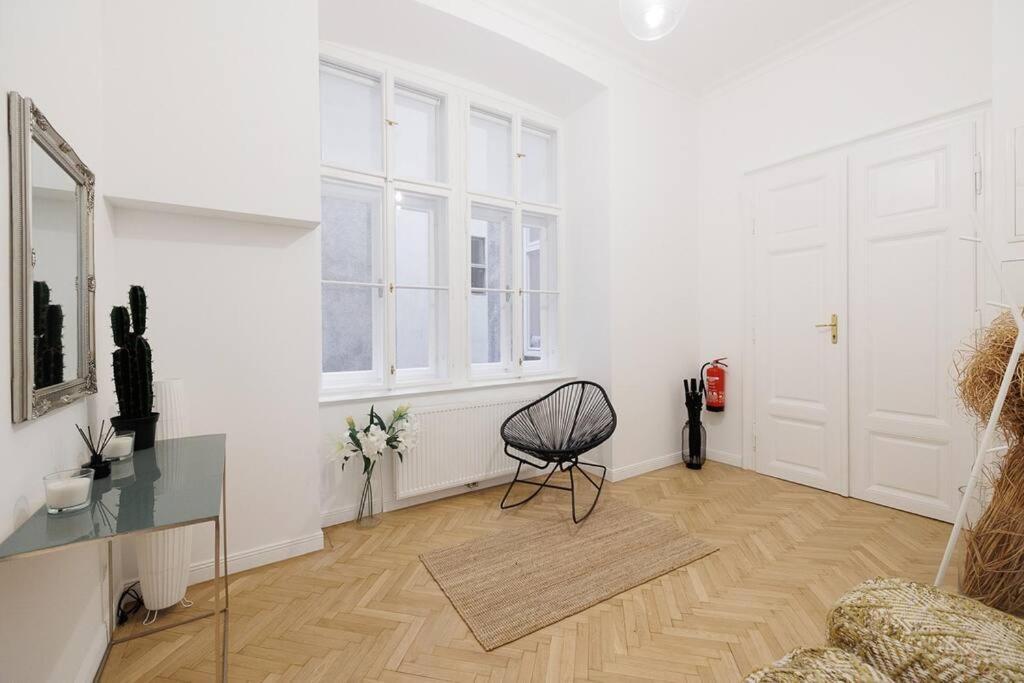 Franz 21 - Typical Viennese Apartment In The Heart Of Wien Exterior foto